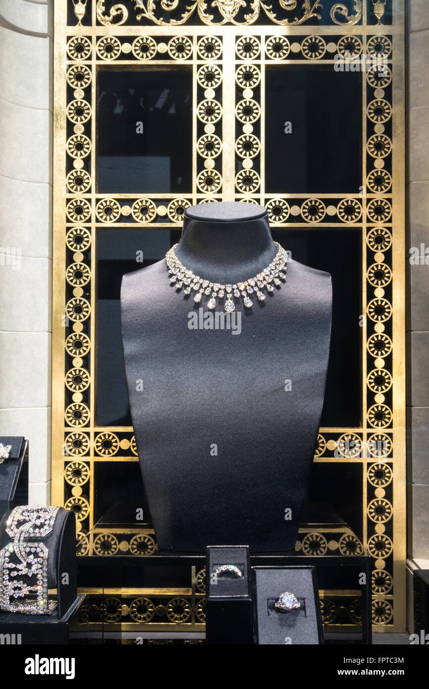 Harry Winston Jewelry Store Window Display Fifth Avenue NYC Harry Winston Jewelry Store Window Display Fifth Avenue NYC