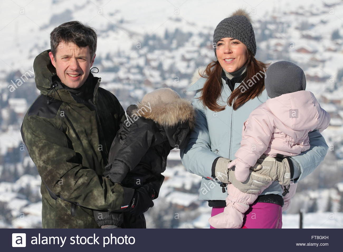 danish-crown-prince-frederik-l-his-wife-crown-princess-mary-r-and-FT8GKH.jpg