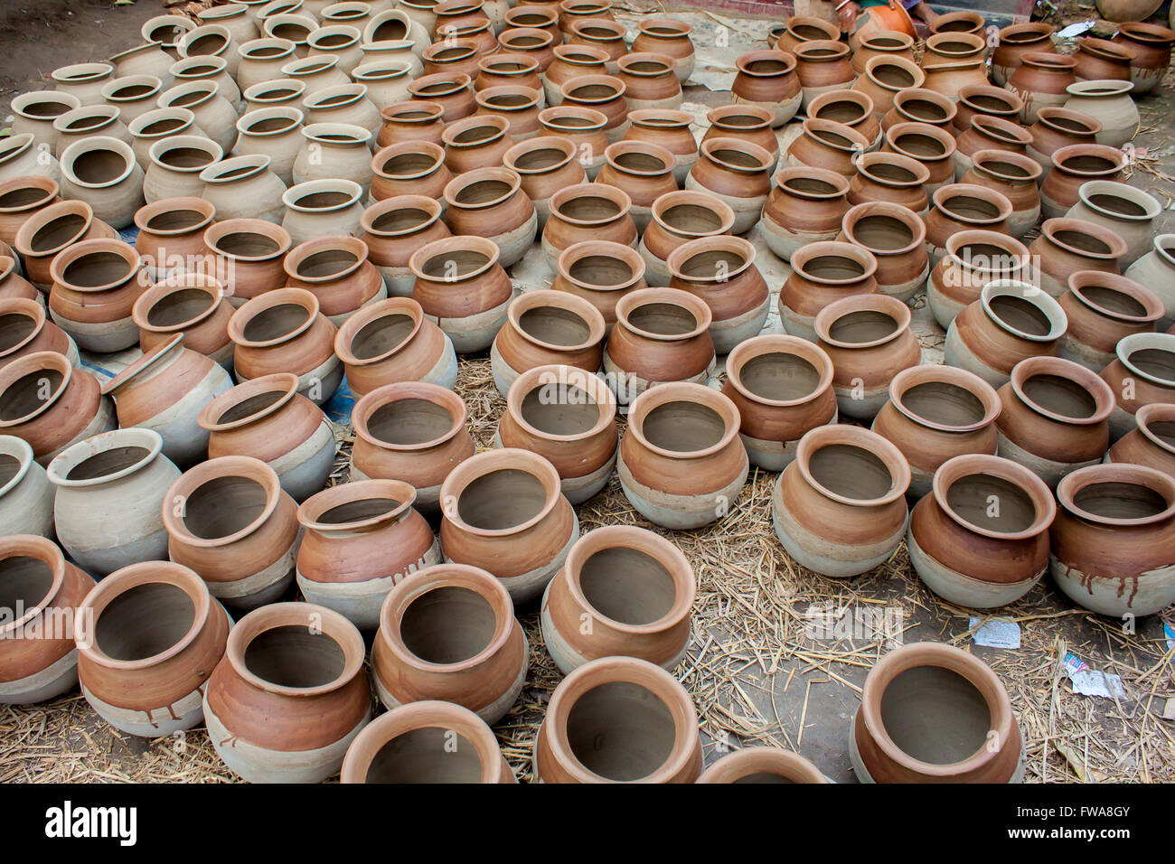 Potter making them pots using clay near of Gazipur, Dhaka Stock Photo