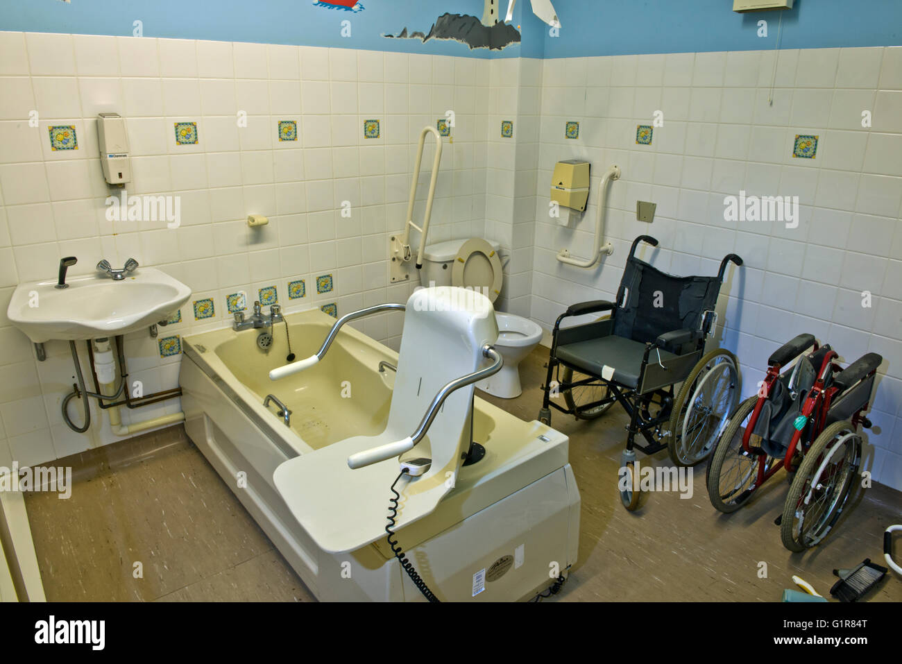One of the bathrooms at Linford Park Nursing Home , Hampshire, UK Stock