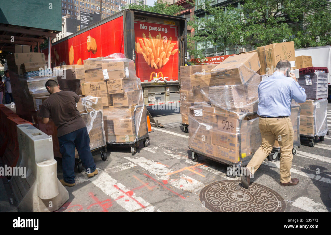 Mcdonalds nyc delivery Order delivery online from McDonald's in New York instantly! View McDonald's's November deals, coupons & menus. Order delivery online right now or by phone from GrubHub1/5.