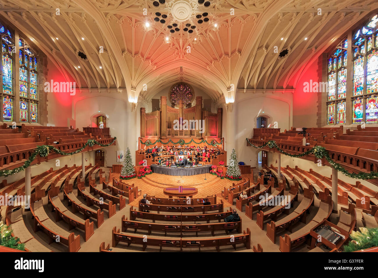 Dec 19, Pasadena: Christmas at the famous First United Methodist Stock