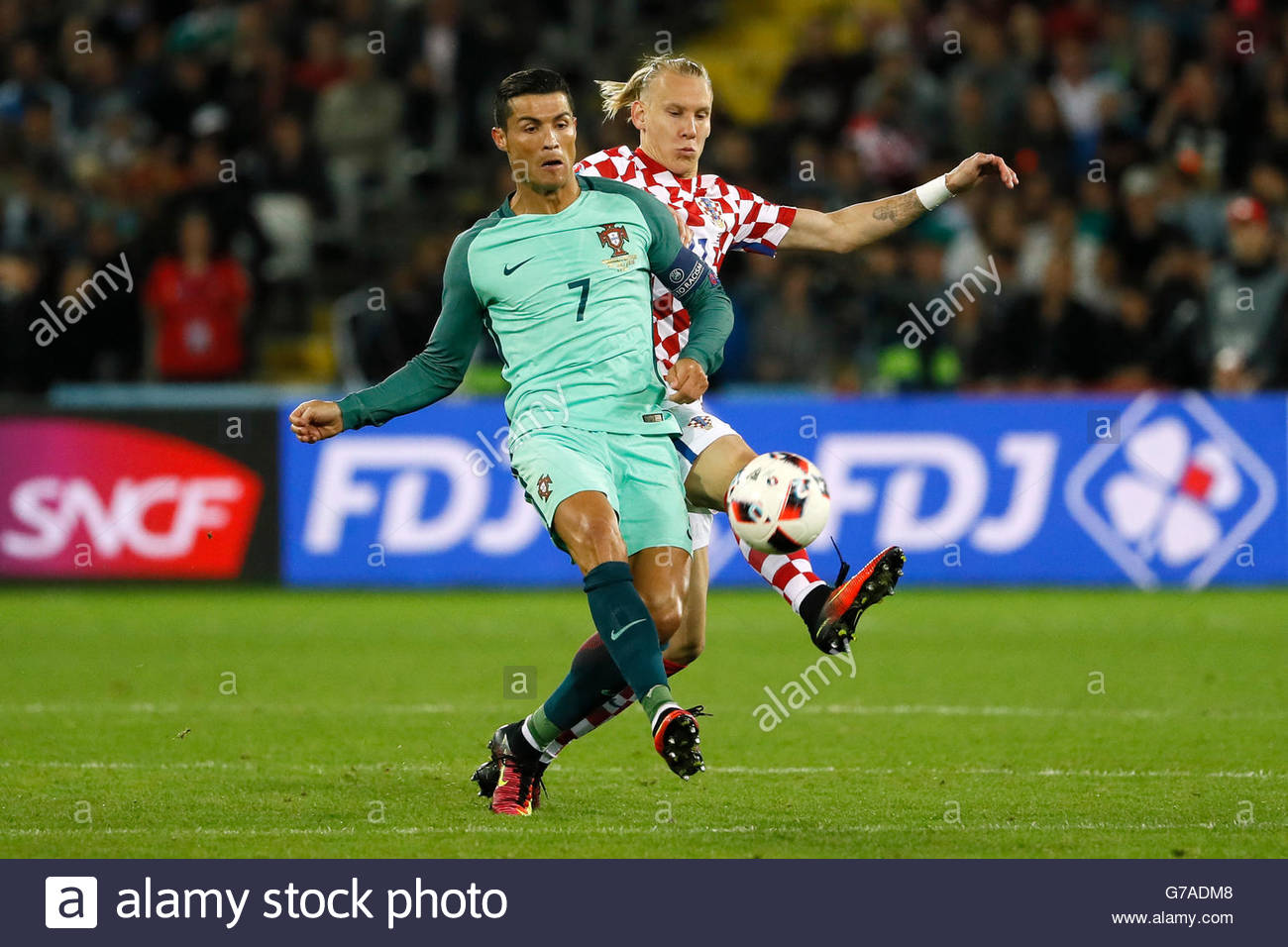 football-soccer-croatia-v-portugal-euro-2016-round-of-16-stade-bollaert-G7ADM8.jpg