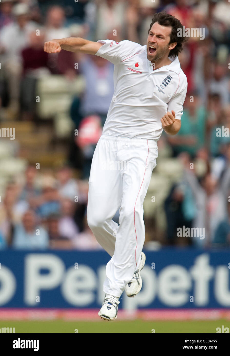 England S Graham Onions Celebrates Dismissing Australia S Shane Watson