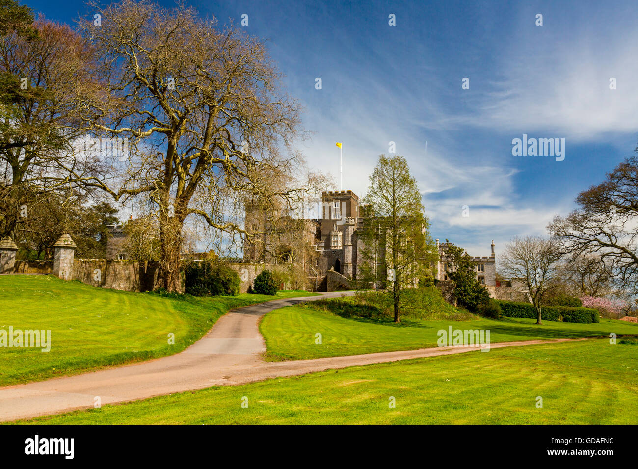 Powderham Castle, home to the Earls of Devon in Kenton, near Exeter Stock Photo, Royalty Free