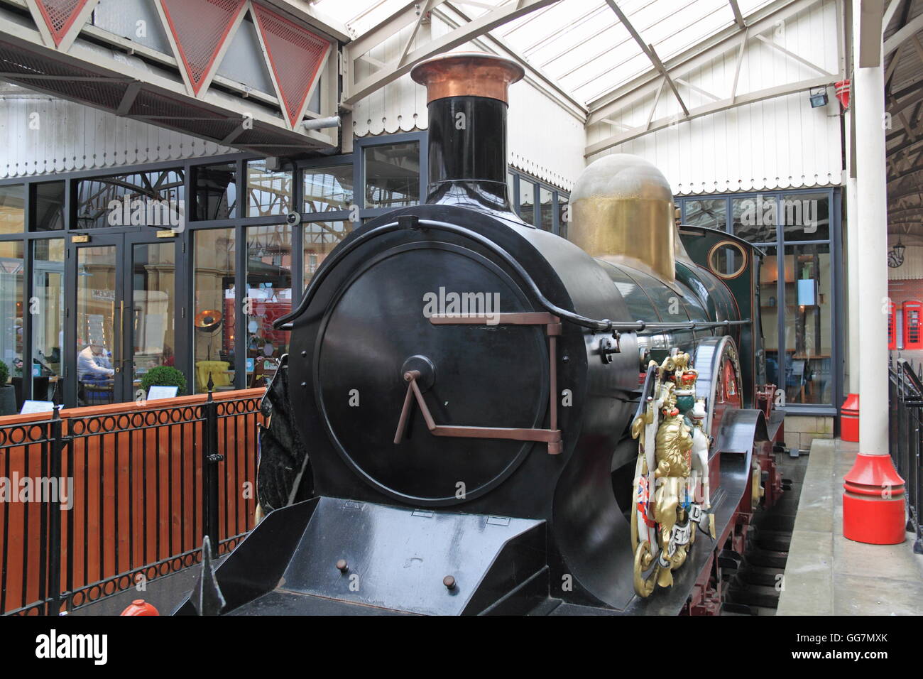 The Queen replica steam Windsor Royal Shopping, Windsor
