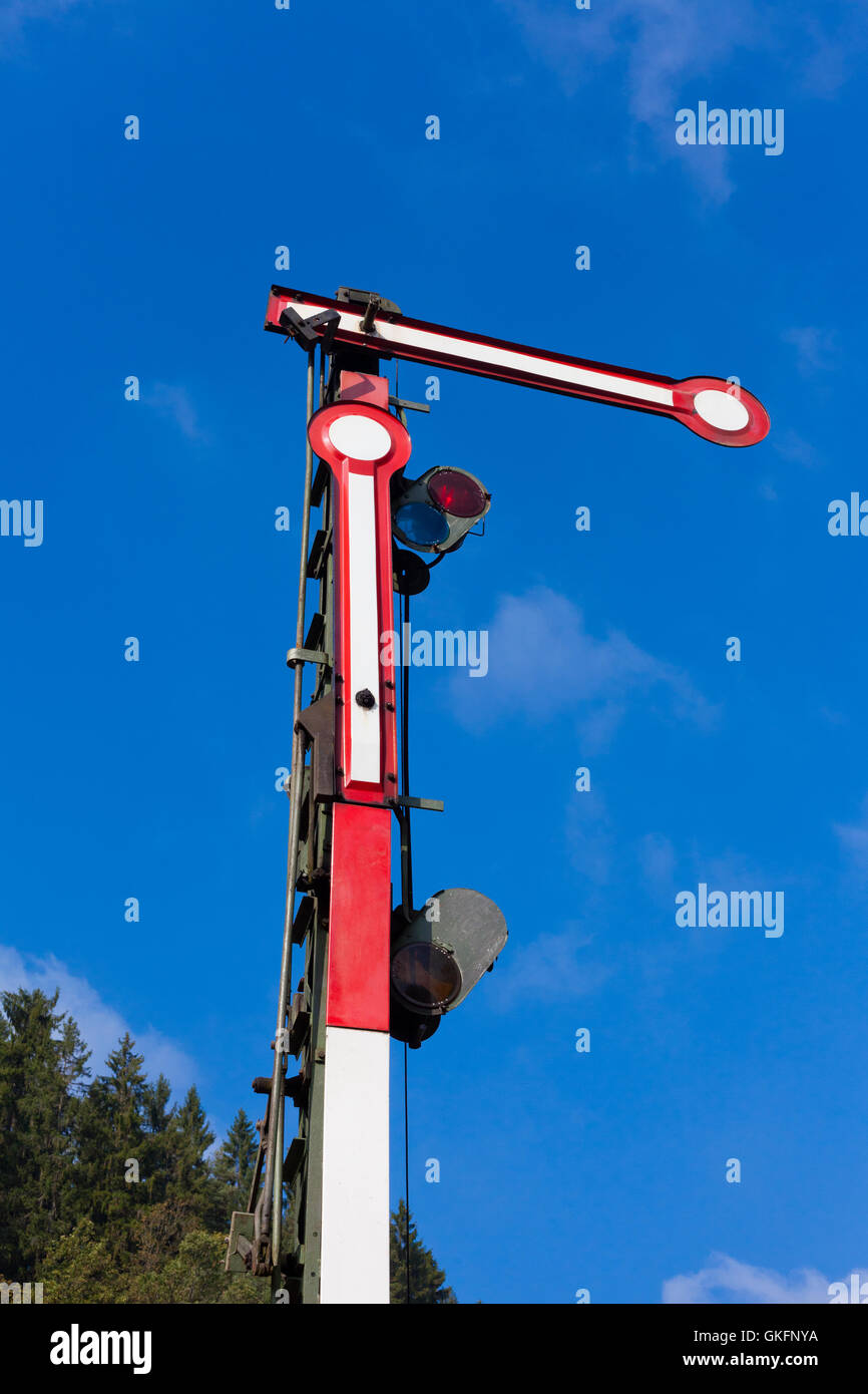 Old railway semaphore Stock Photo: 115287182 - Alamy