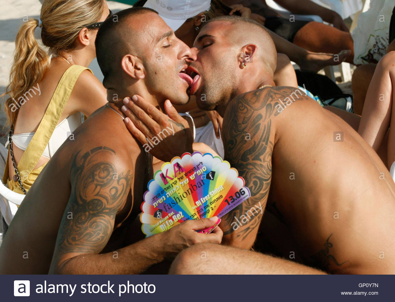 relacionamentos gays em angola shemale psp free