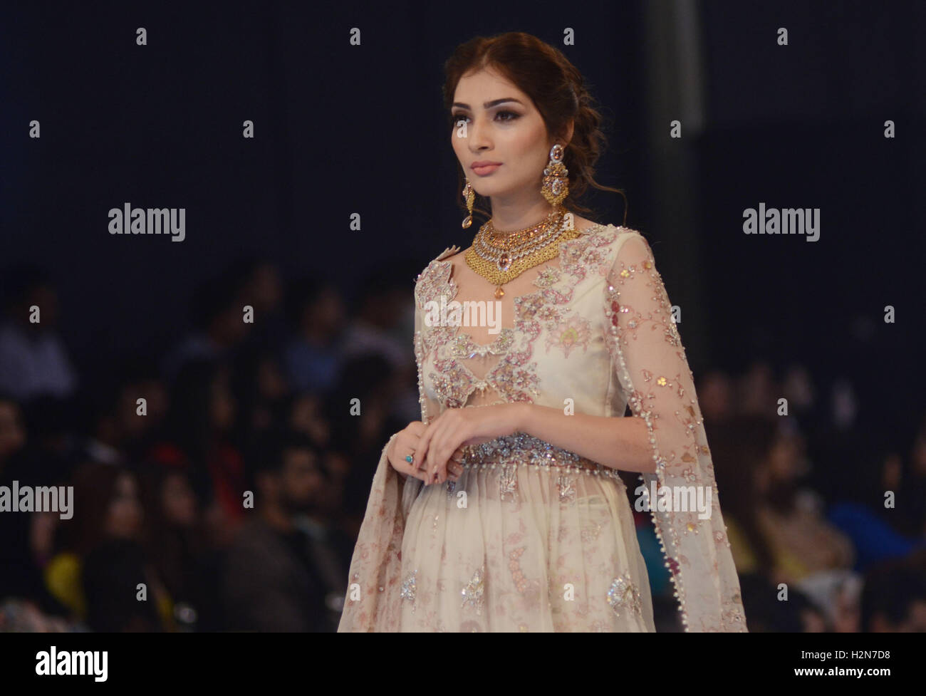 Dress designer in lahore pakistan pictures Dress designer in lahore pakistan pictures