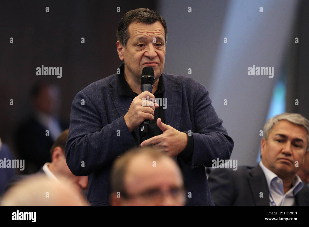 Moscow Region, Russia. 1st Oct, 2016. Andrei Makarov (standing