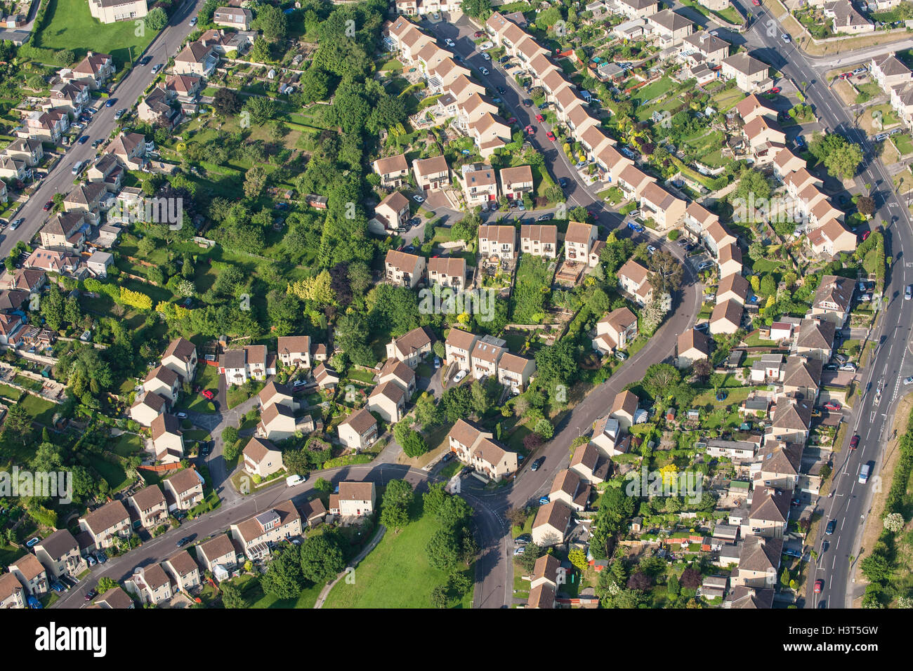 [Obrazek: floating-in-a-hot-air-balloon-above-bath...H3T5GW.jpg]