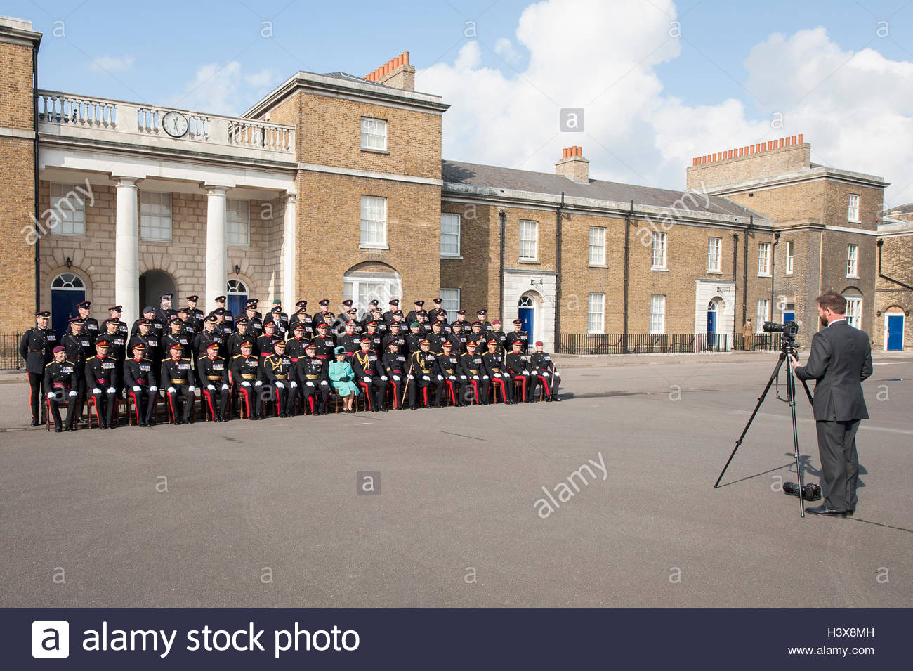 Brompton Barracks, Chatham, Kent, UK. 13th October 2016. Her Majesty