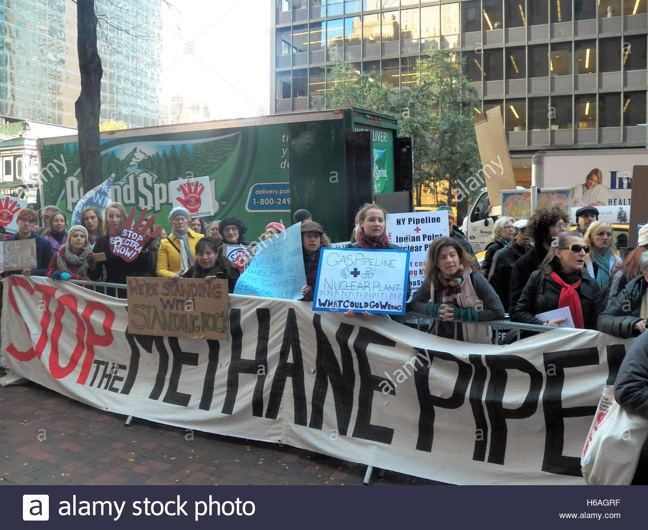 New York City, USA. 26th Oct, 2016. A group of environmental Stock