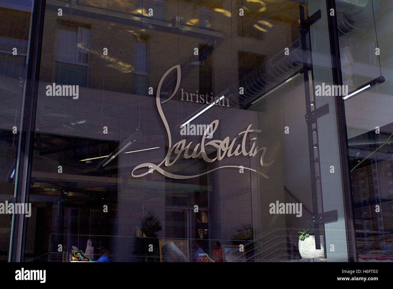 christian louboutin corso como christian louboutin corso como