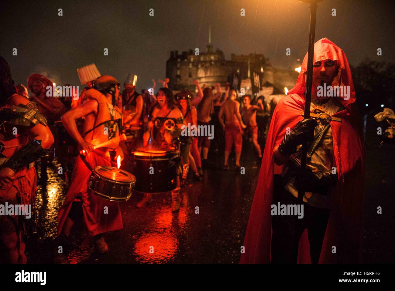 Edinburgh, UK. 1st Nov, 2016. Samhain march in the center of Stock