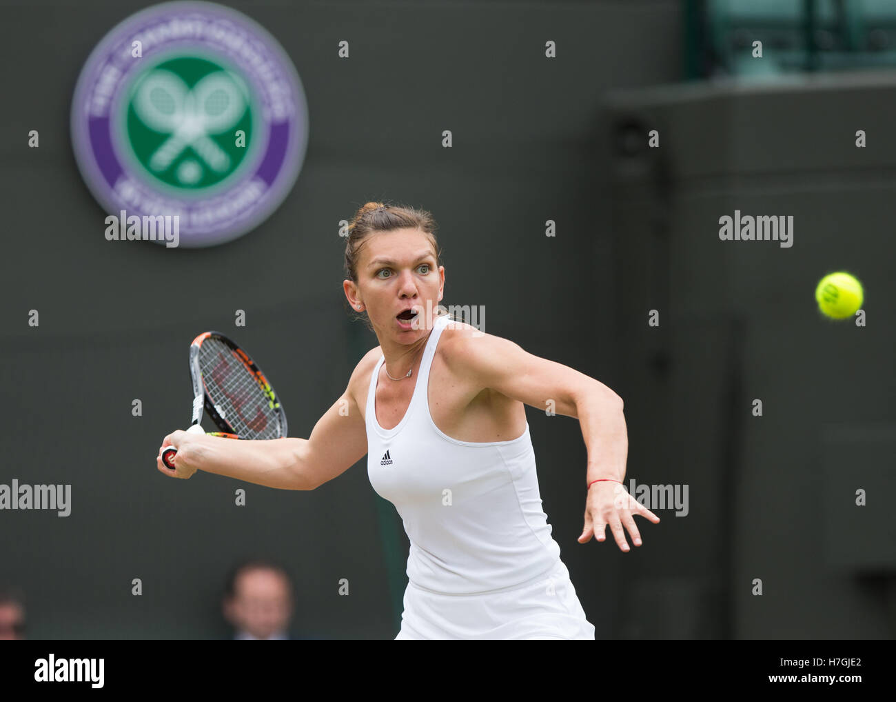 Simona Halep ROU In Action At Wimbledon 2016 Stock Photo Alamy