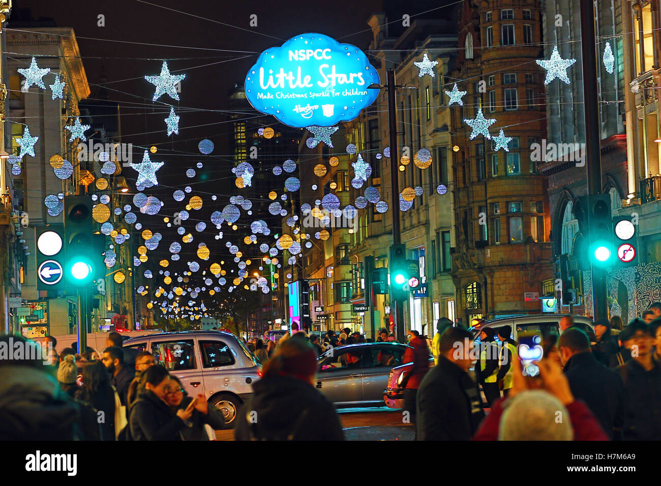 london uk 6th nov 2016 the oxford street christmas london uk 6th nov 2016 the oxford street christmas