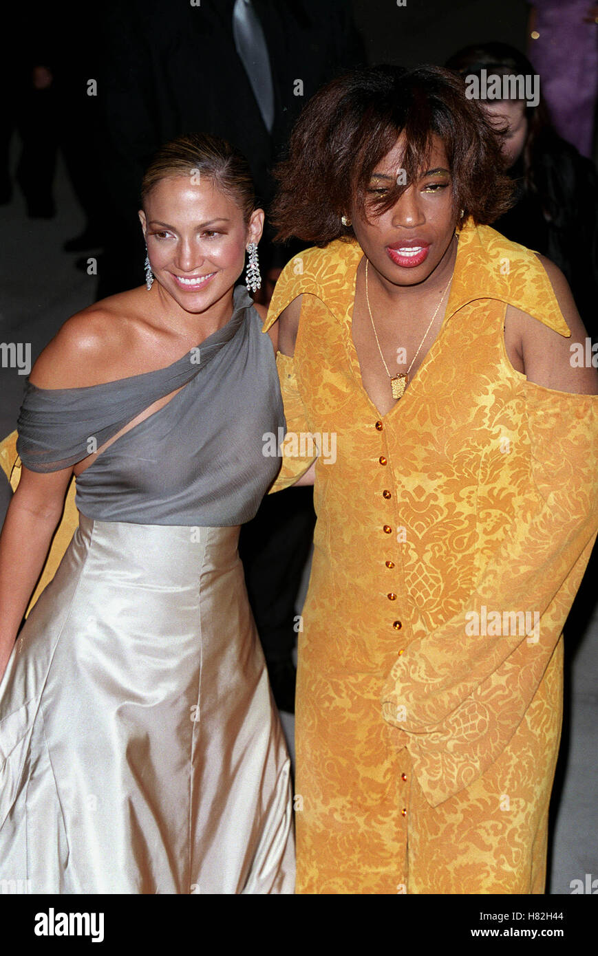 JENNIFER LOPEZ MACY GRAY VANITY FAIR OSCAR PARTY 2001 MORTENS BEVERLY