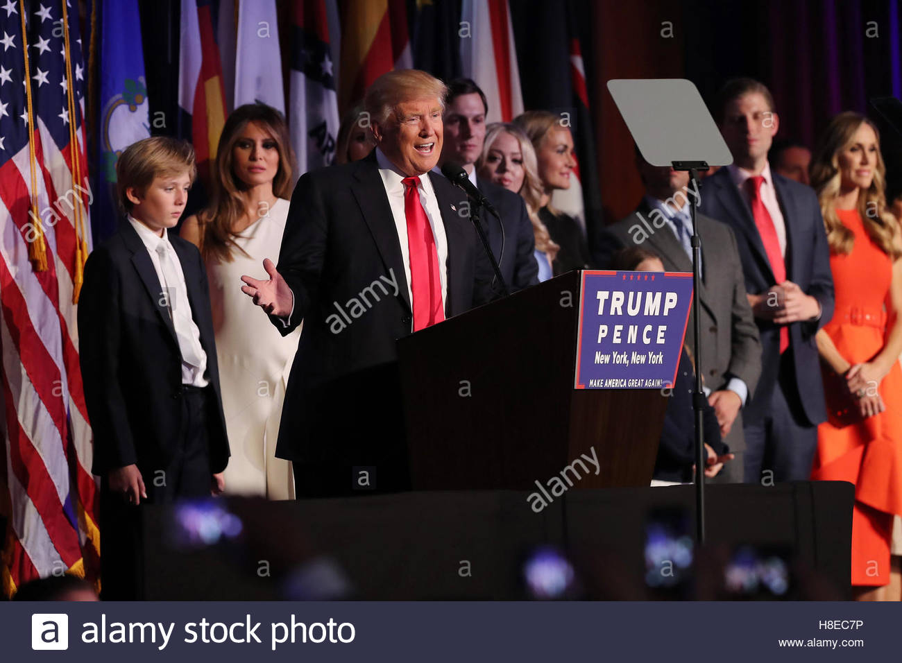 Donald Trump wins the 2016 Presidential election in Manhattan, New Stockfoto, Lizenzfreies Bild