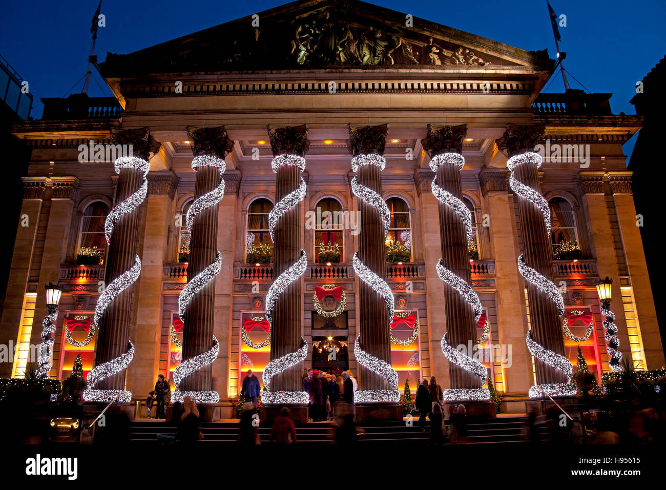 Edinburgh, Scotland, UK. 18th Nov, 2016. The Dome bar, restaurant and