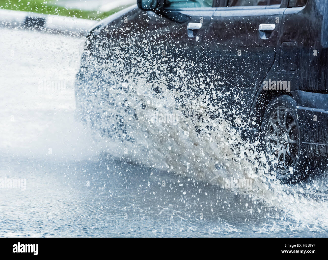 Car Rain Puddle Splashing Water Stock Photo Alamy