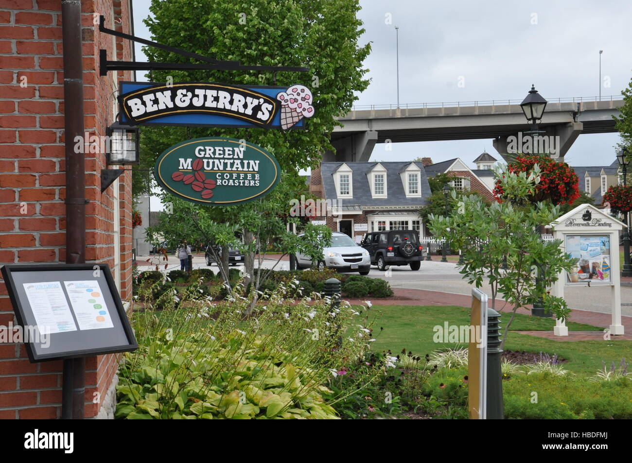 riverwalk landing in yorktown virginia stock photo riverwalk landing in yorktown virginia stock photo