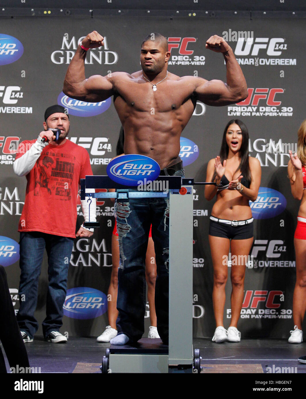 ufc-fighter-alistair-overeem-on-the-scale-at-the-weigh-ins-for-ufc-HBGEN7.jpg