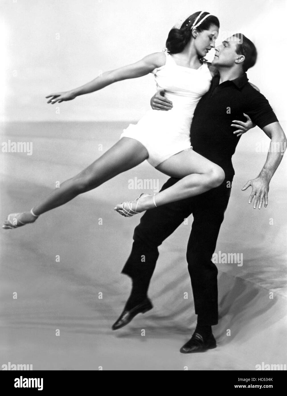 SINGIN IN THE RAIN Cyd Charisse Gene Kelly 1952 Stock Photo Alamy