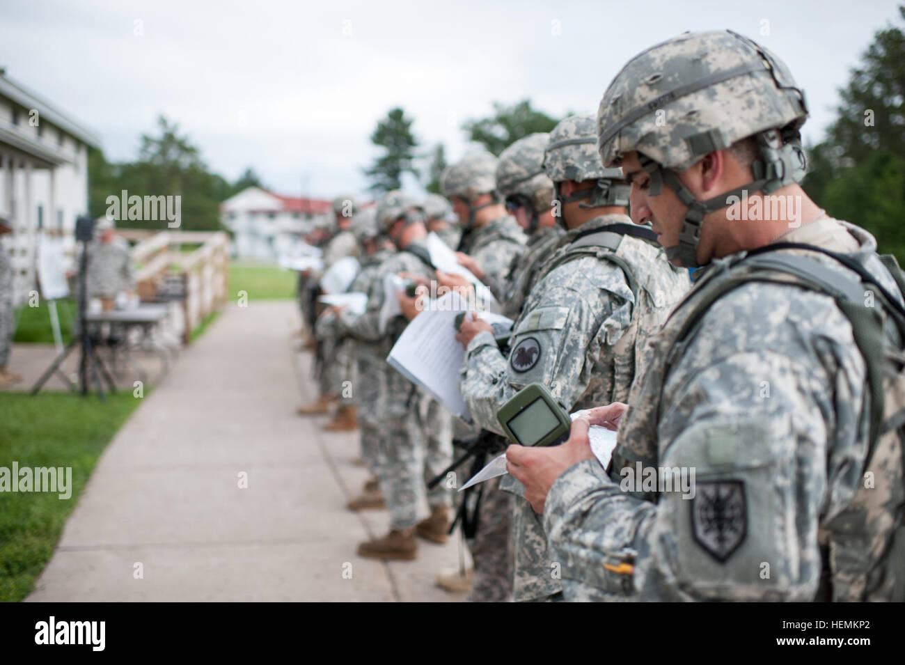 army intelligence analyst
