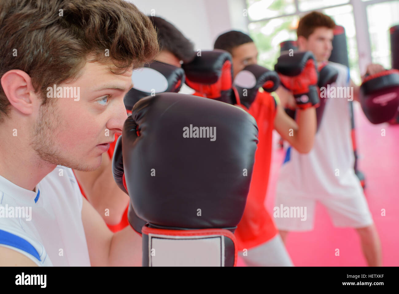 Résultat de recherche d'images pour "young boxing competitors"