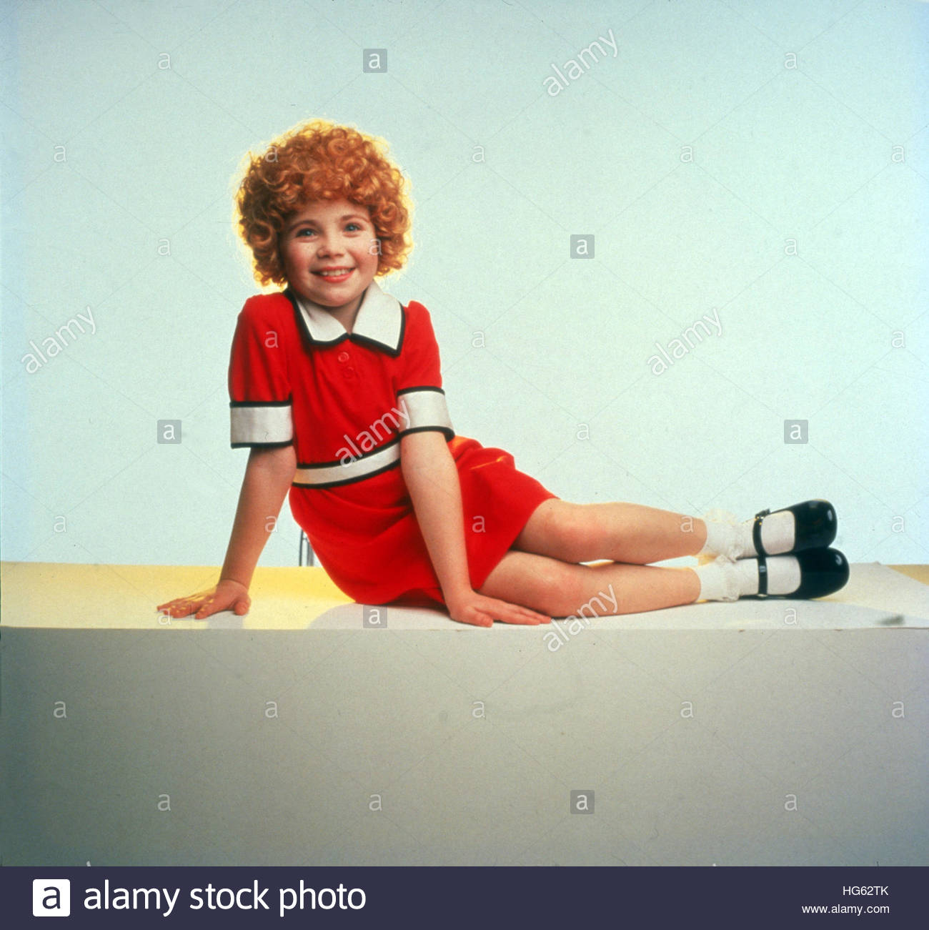 ANNIE (1982) pictured Aileen Quinn Stock Photo, Royalty Free Image