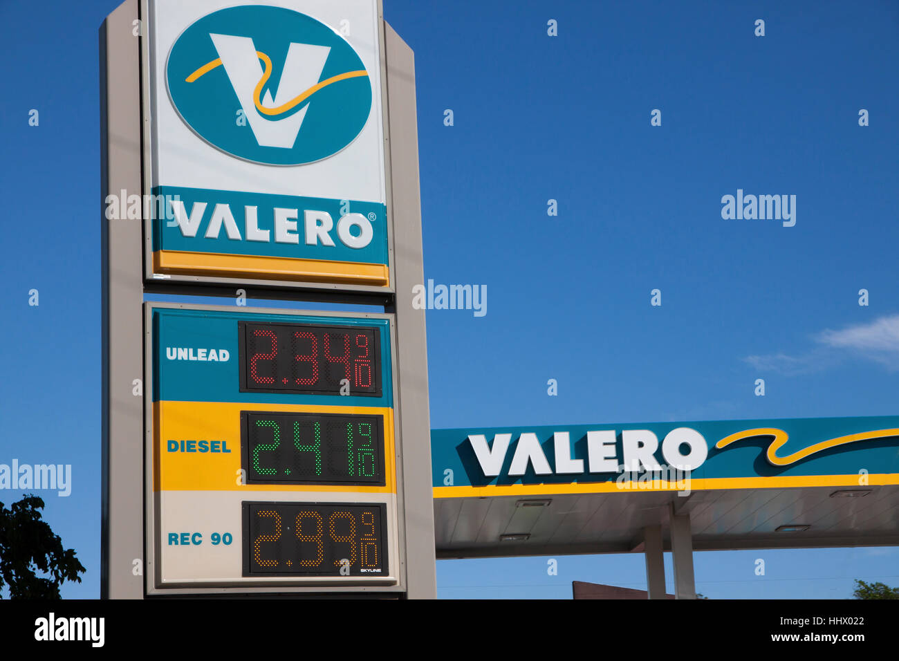 Valero Gas Station showing low gas prices Stock Photo, Royalty Free