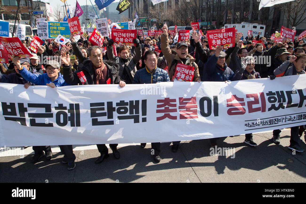 south korea politics, mar 10, 2017 : people march toward south korea politics, mar 10, 2017 : people march toward