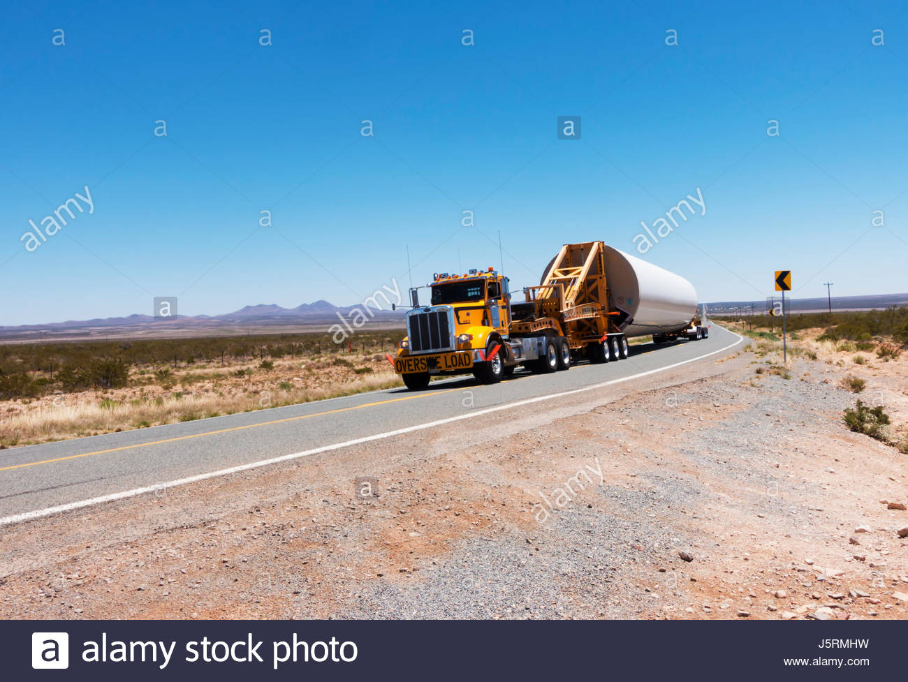 truck-tractor-pulling-oversize-load-prob
