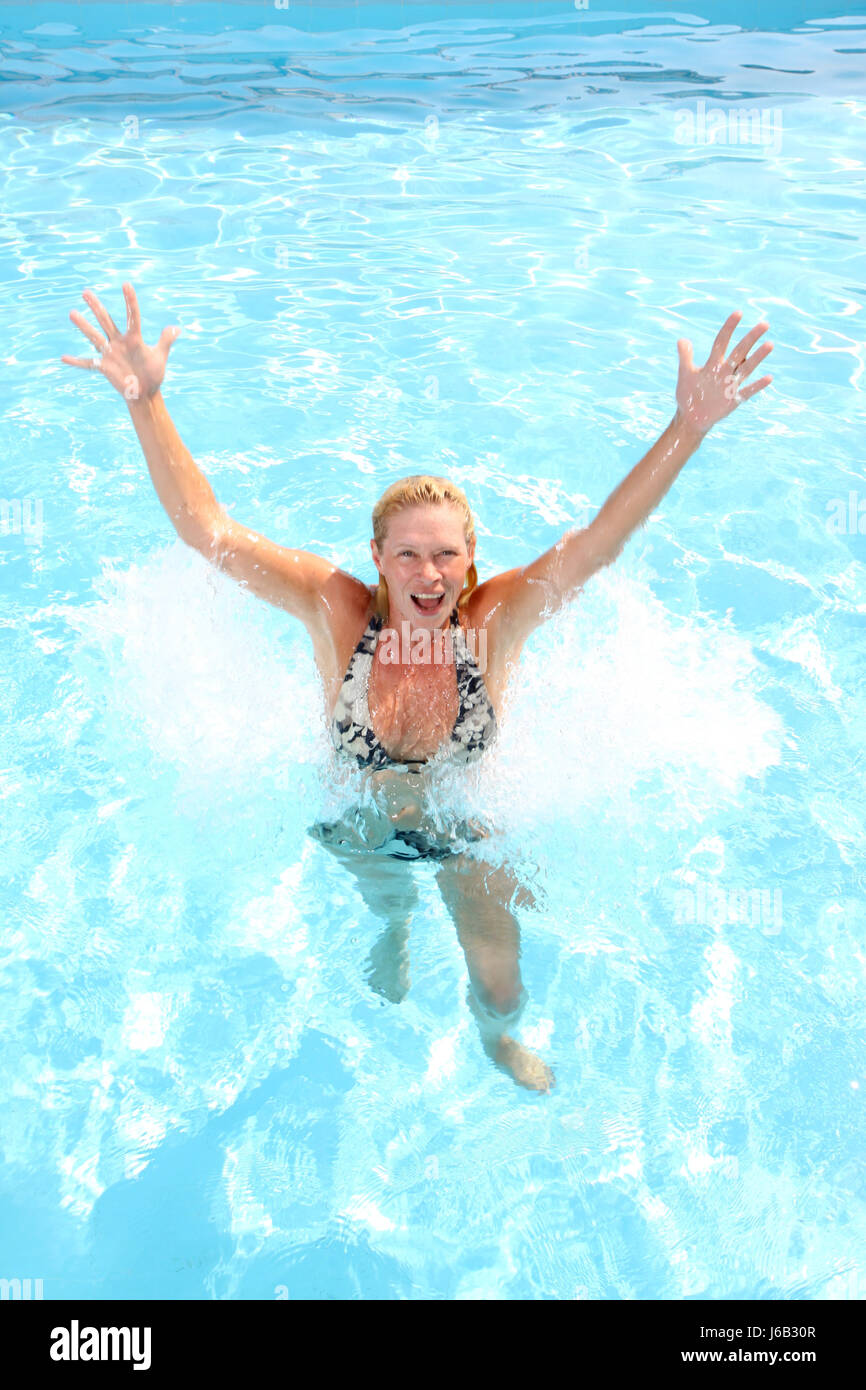 blonde-by-the-pool-mom-single-porn