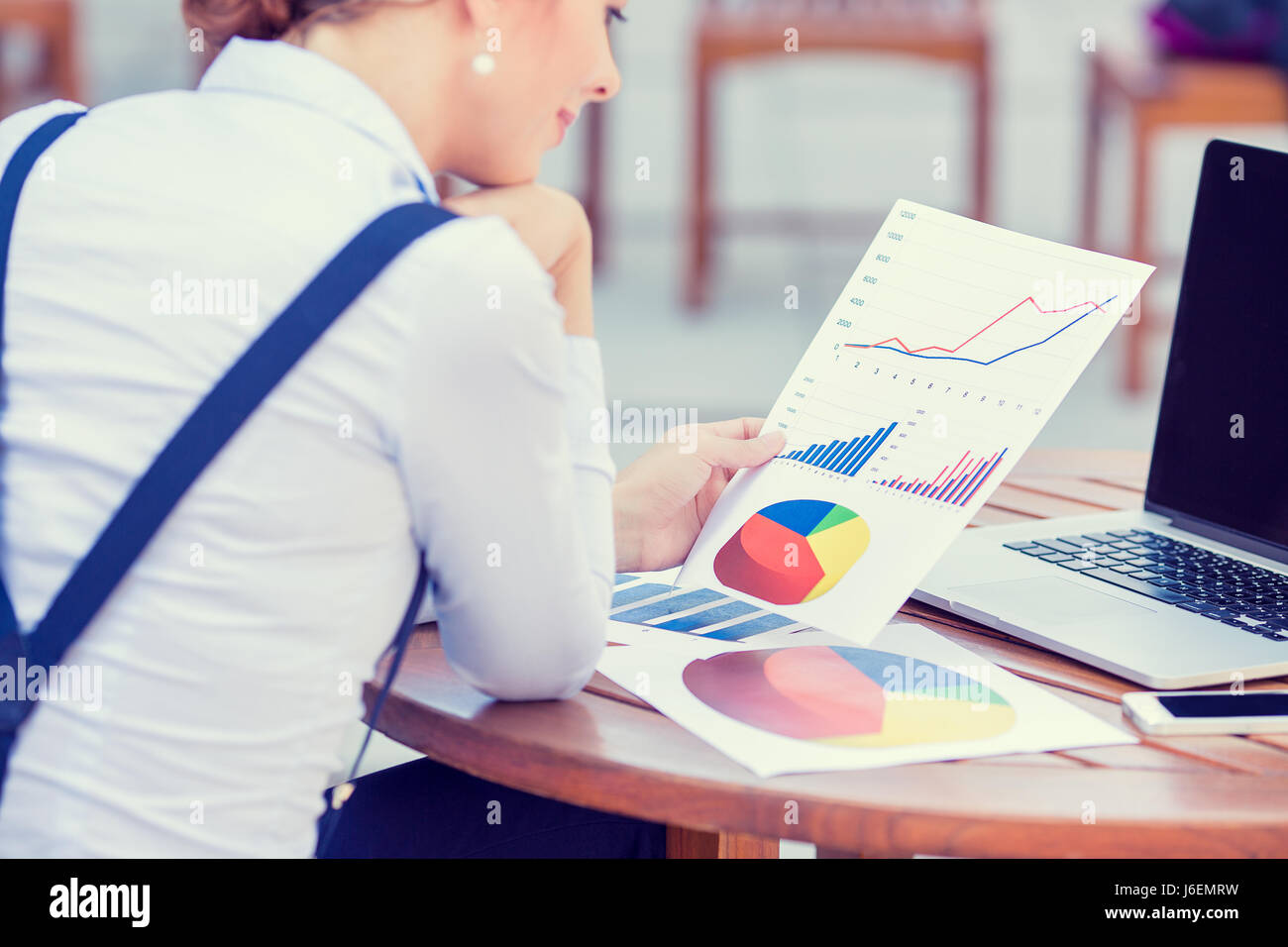 How to report company stock options on tax return