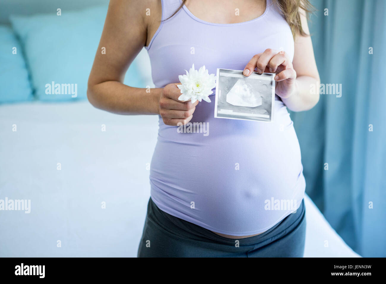 Pregnant Woman Holding An Ultrasound Stock Photo Alamy