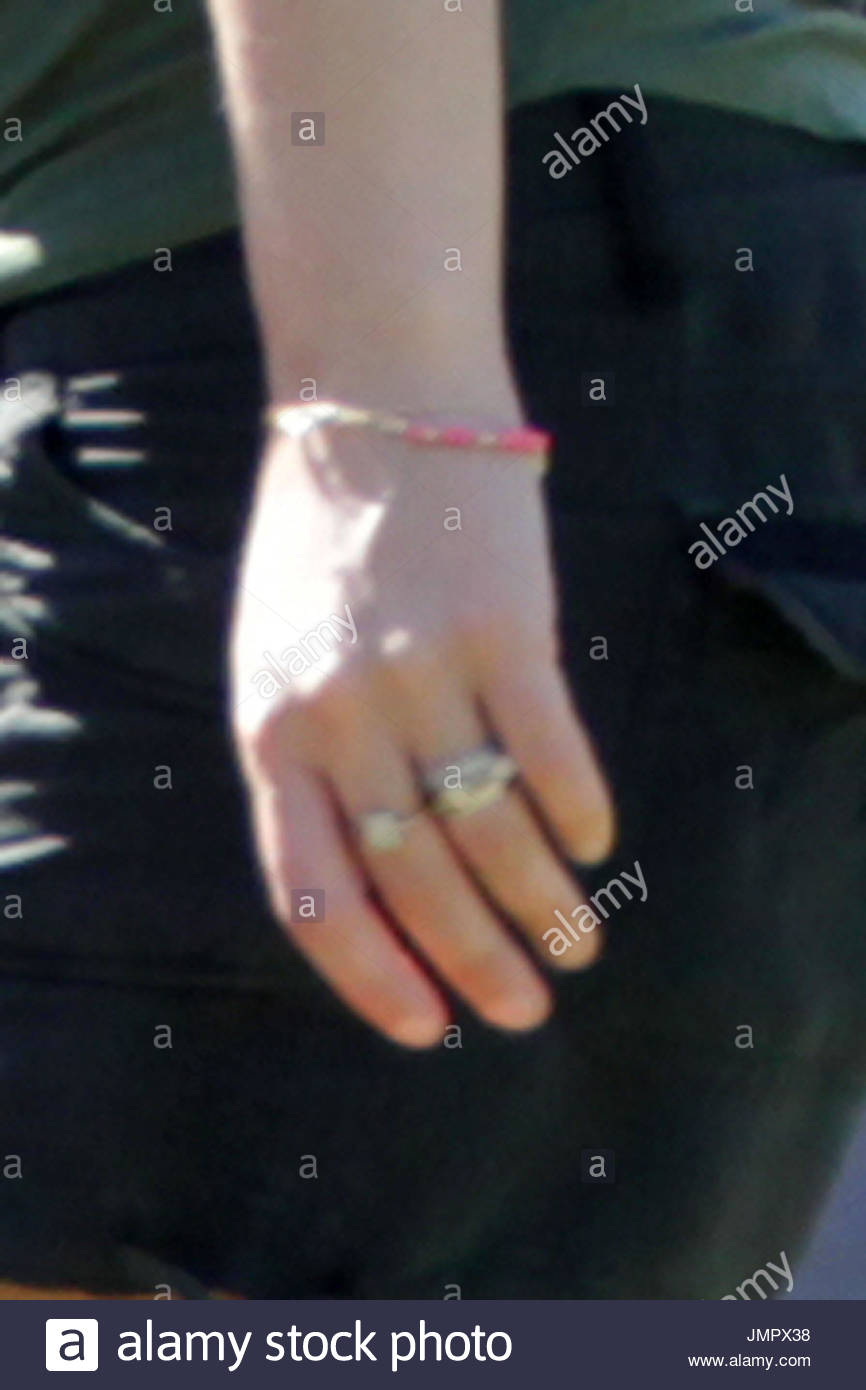 Lindsay lohan goes topless Presents Free Facial Cumshot Pics From
