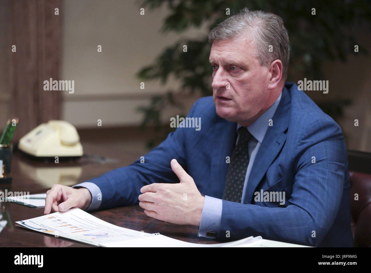 The governor of the Kirov region showed a video of an accident involving his car 04/12/2015 69 The governor of the Kirov region showed a video of an accident involving his car 04/12/2015 80