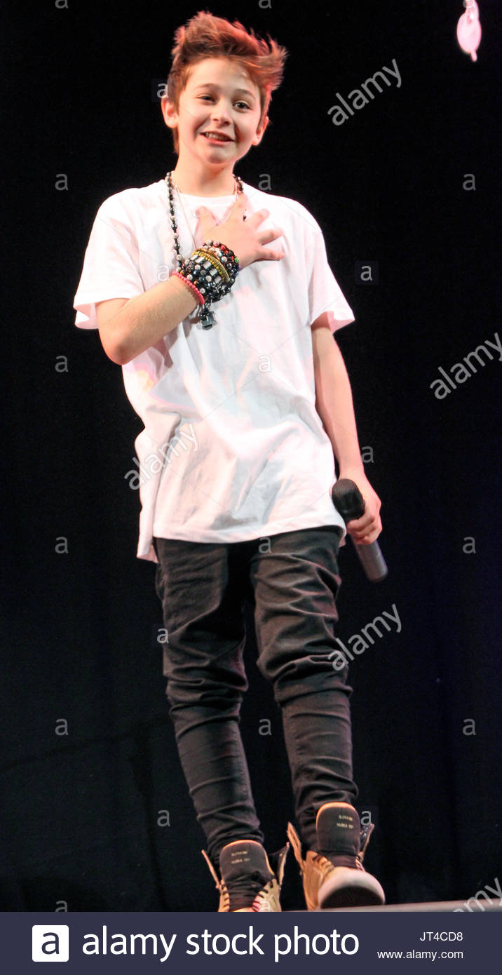 Leondre Devries, Bars & Melody. Bars & Medley headline a sold out Stock