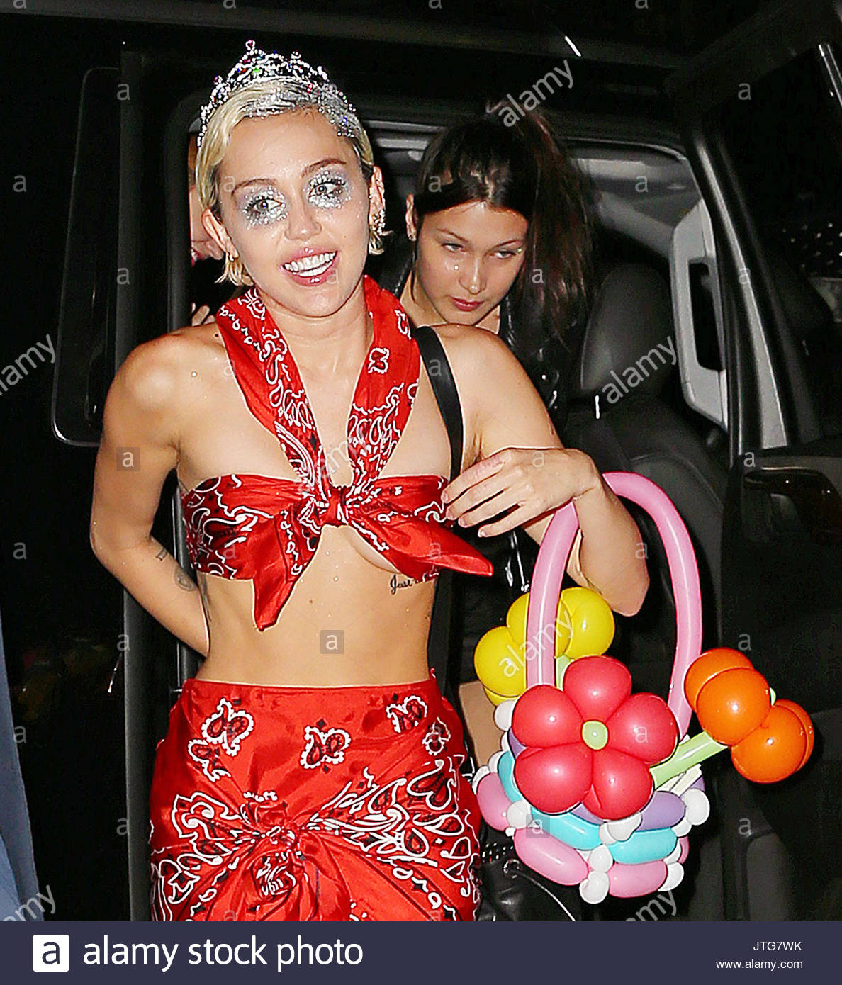 Miley Cyrus And Bella Hadid Miley Cyrus Flashes Her Armpit Hair
