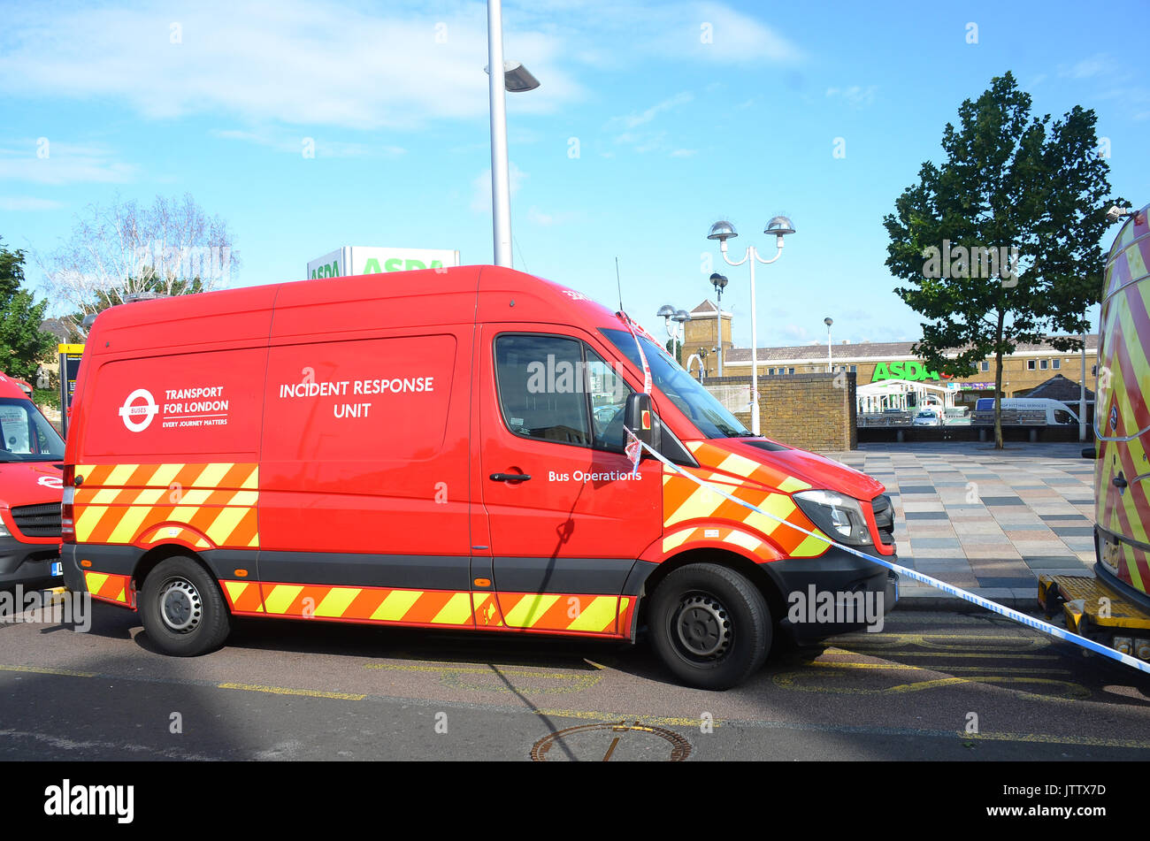 London, UK, Battersea 10/08/2017 Bus crashes into Poggen Pohl ... London, UK, Battersea 10/08/2017 Bus crashes into Poggen Pohl ...