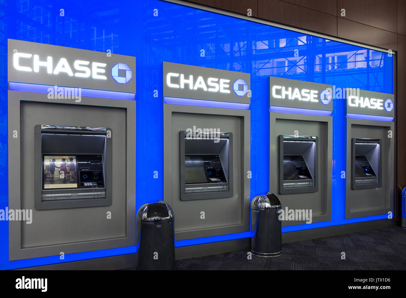 Chase Bank Atm Hi Res Stock Photography And Images Alamy