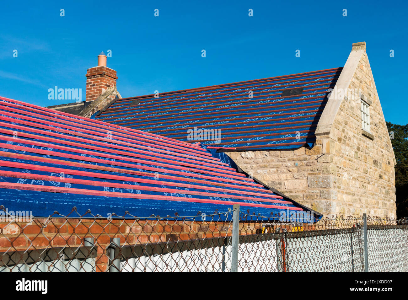Klober Permo Air Underlay On The Roof Of A House Under Construction Langtoft Near Peterborough Lincolnvshire England UK Klober Permo Air Underlay On The Roof Of A House Under Construction Langtoft Near Peterborough Lincolnvshire England UK