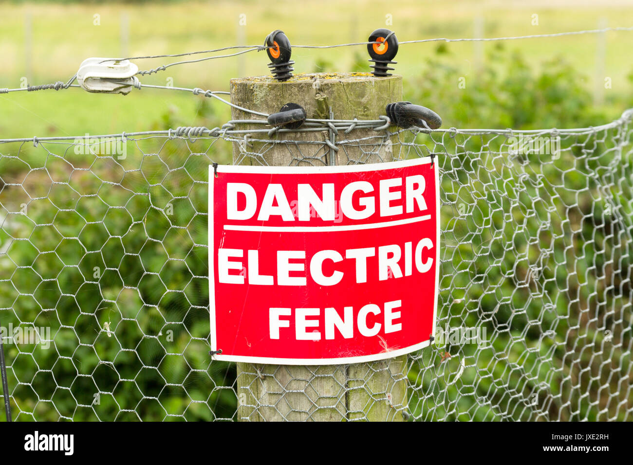 Electric Fence Sign Stock Photos & Electric Fence Sign Stock Images Alamy