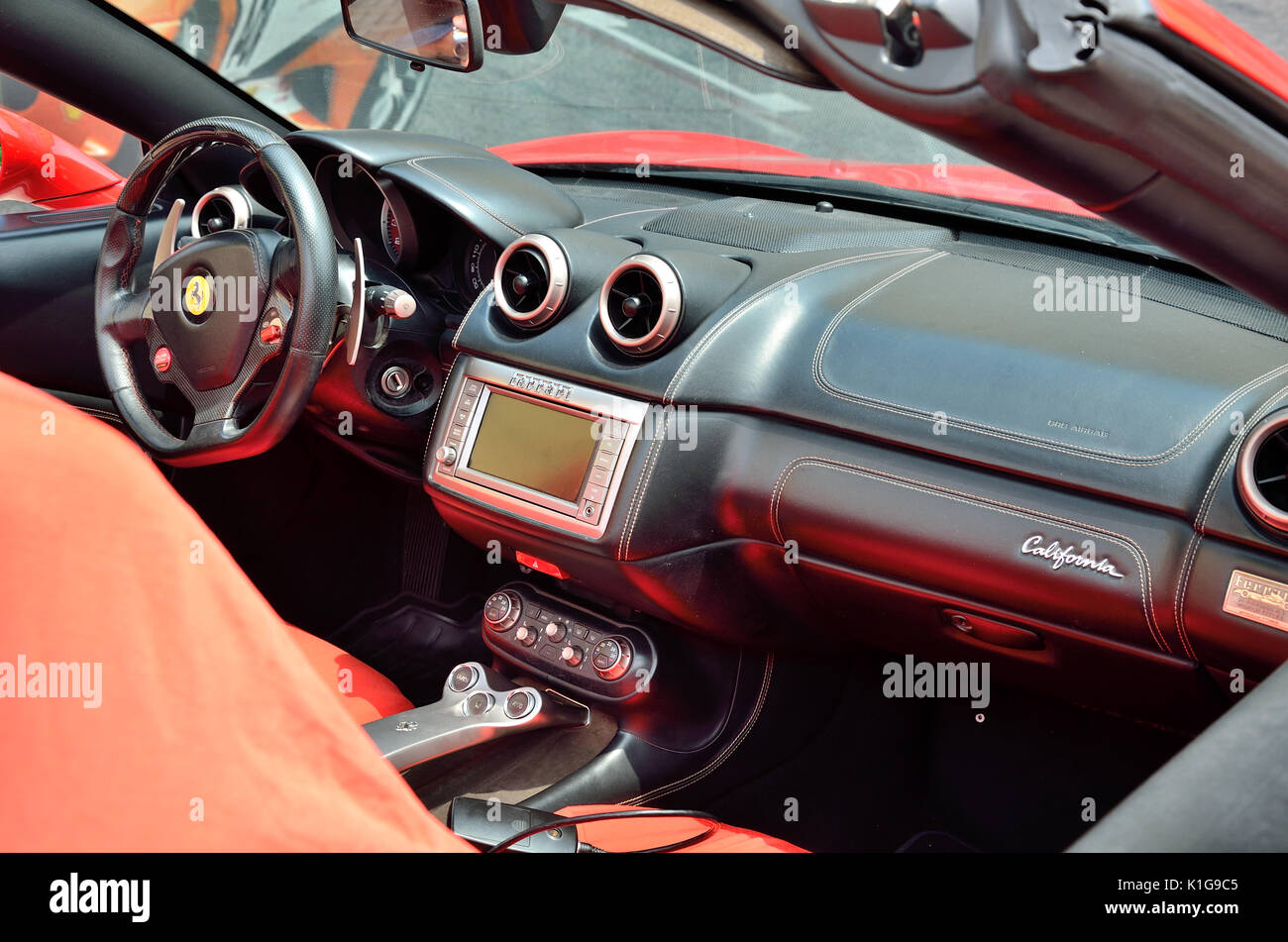 Ferrari California Cabriolet interior Stock Photo: 155866597 - Alamy Ferrari California Cabriolet interior Stock Photo: 155866597 - Alamy