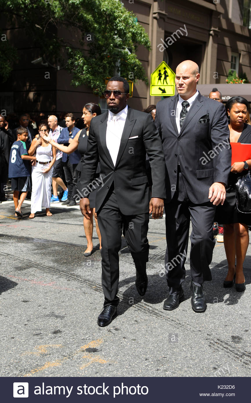 Sean John Combs Pappaufsteller - Lifesize Cardboard Cutout Von P Diddy, 190cm