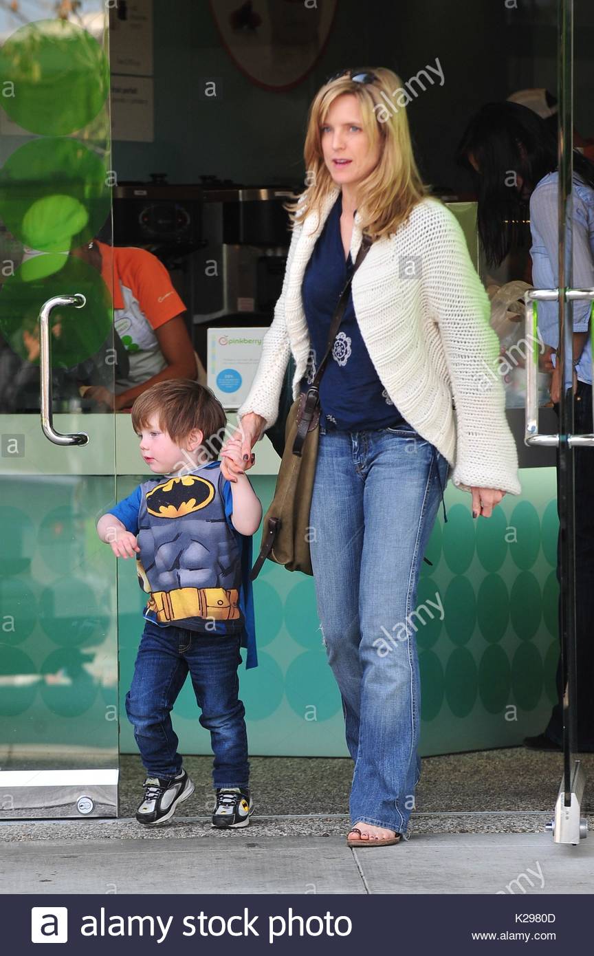Courtney Thorne Smith and son, Jacob 'Jake' Emerson Fishman. Courtney Stock Photo 156326477 Alamy