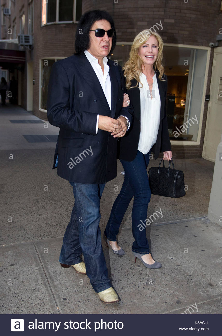 gene-simmons-wife-shannon-pics