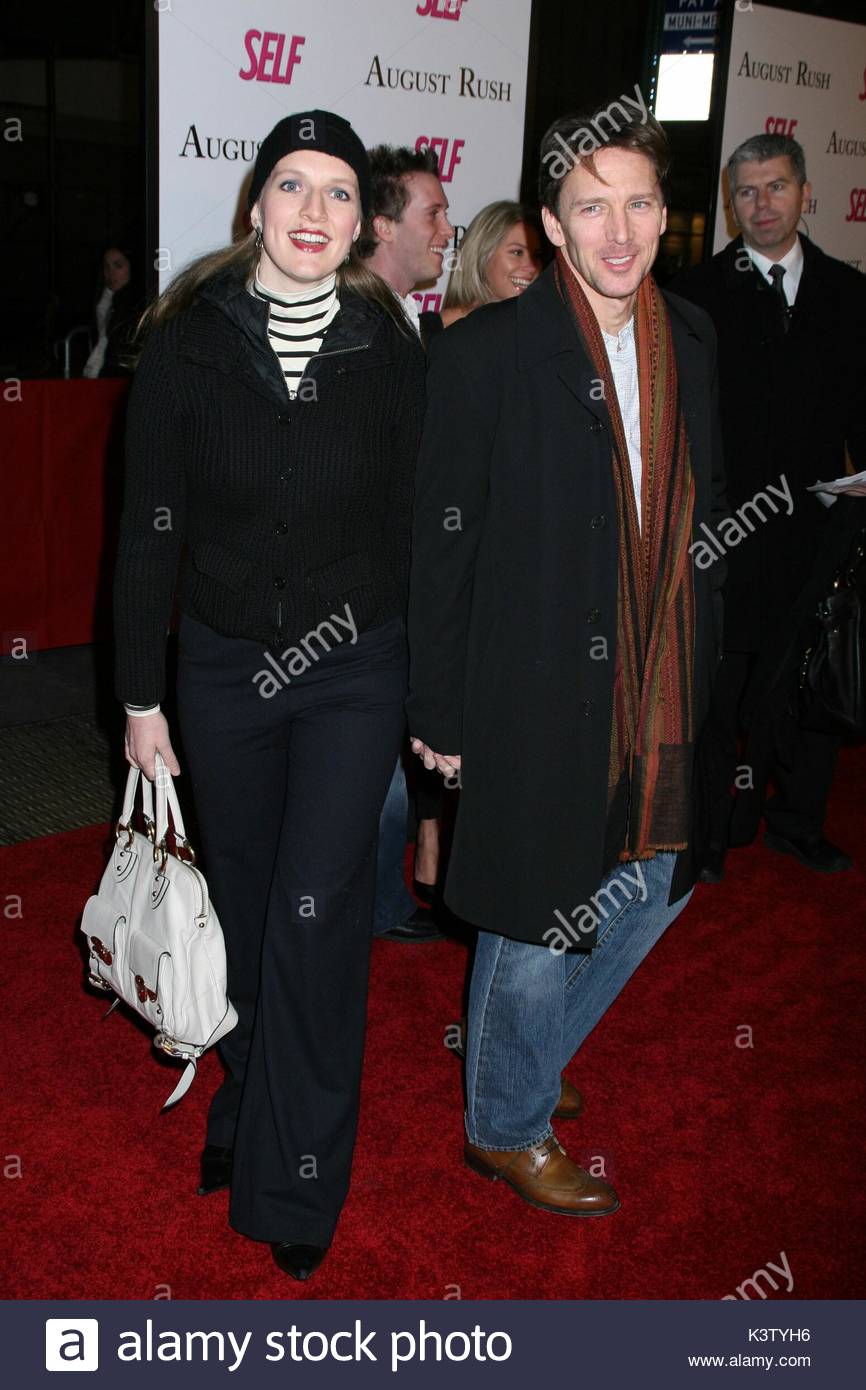 Andrew Mccarthy And Wife Carol Schneider Stock Photos & Andrew Mccarthy